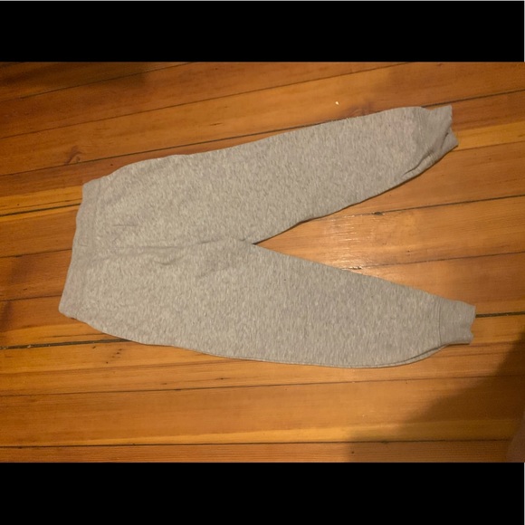 Gray size 6-7y sweatpants for kids - Picture 2 of 4